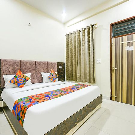 Hotel Fabexpress Galaxy Nayagaon Exterior foto