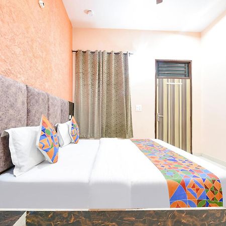 Hotel Fabexpress Galaxy Nayagaon Exterior foto