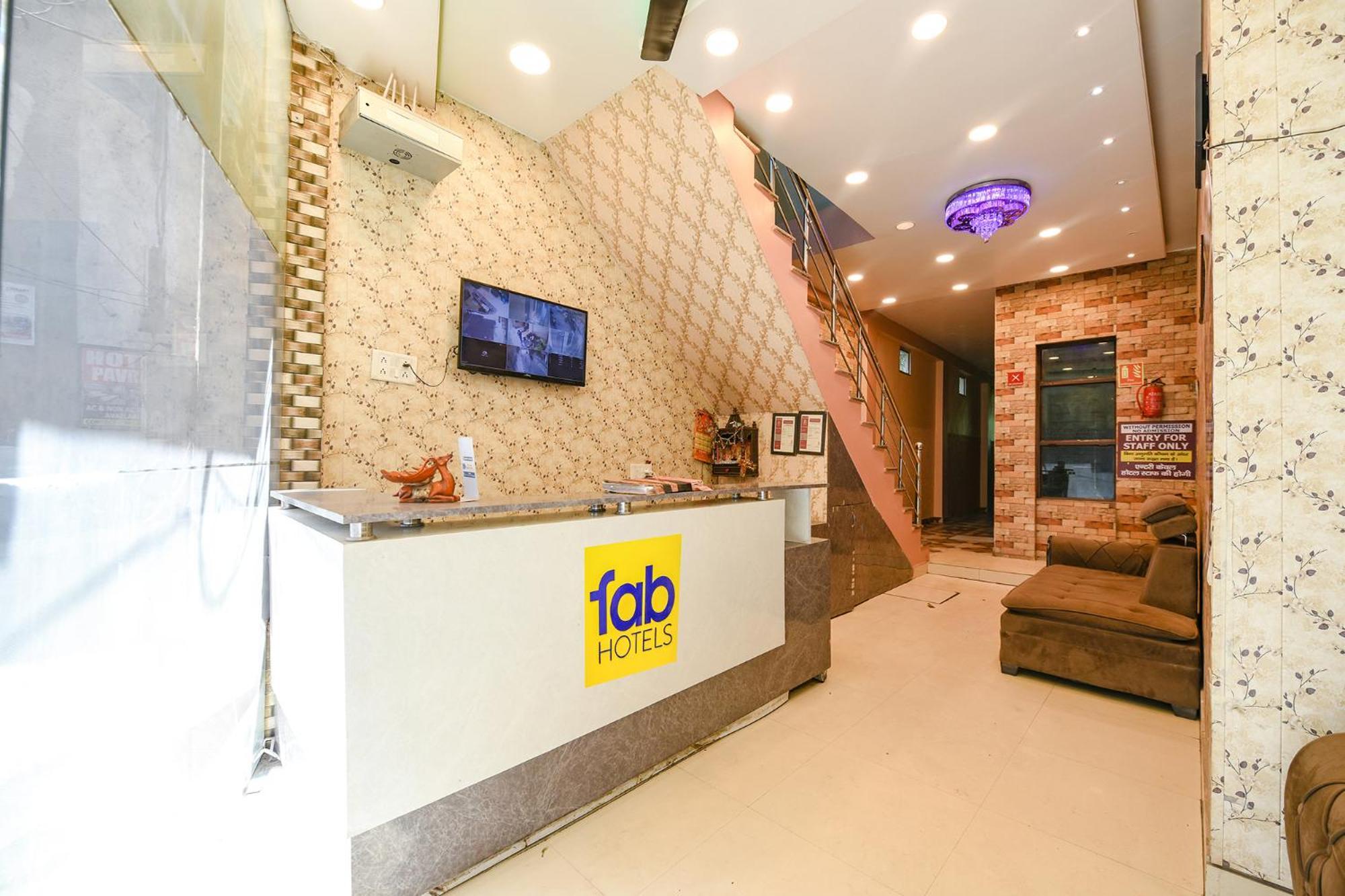 Hotel Fabexpress Galaxy Nayagaon Exterior foto