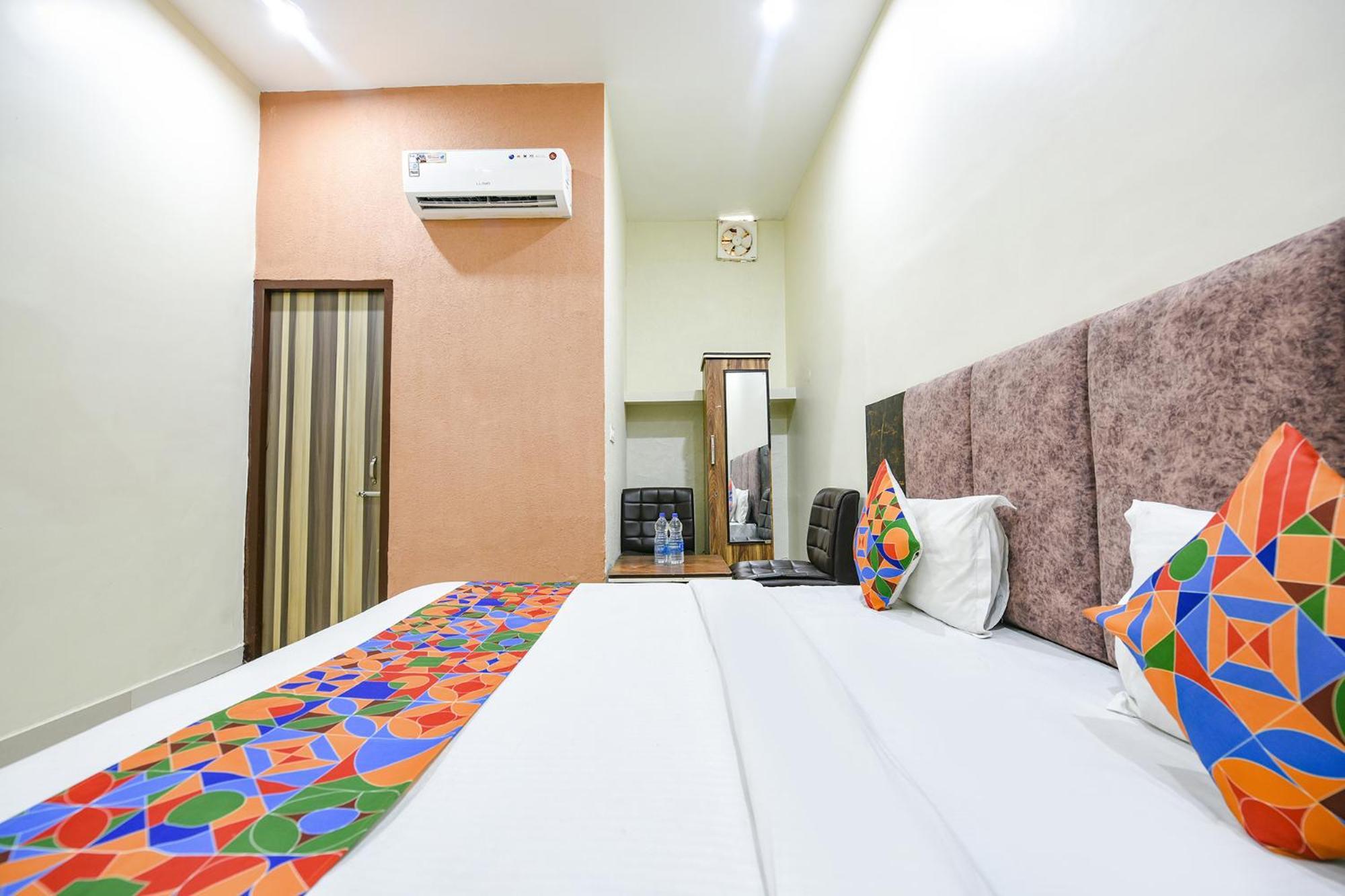 Hotel Fabexpress Galaxy Nayagaon Exterior foto