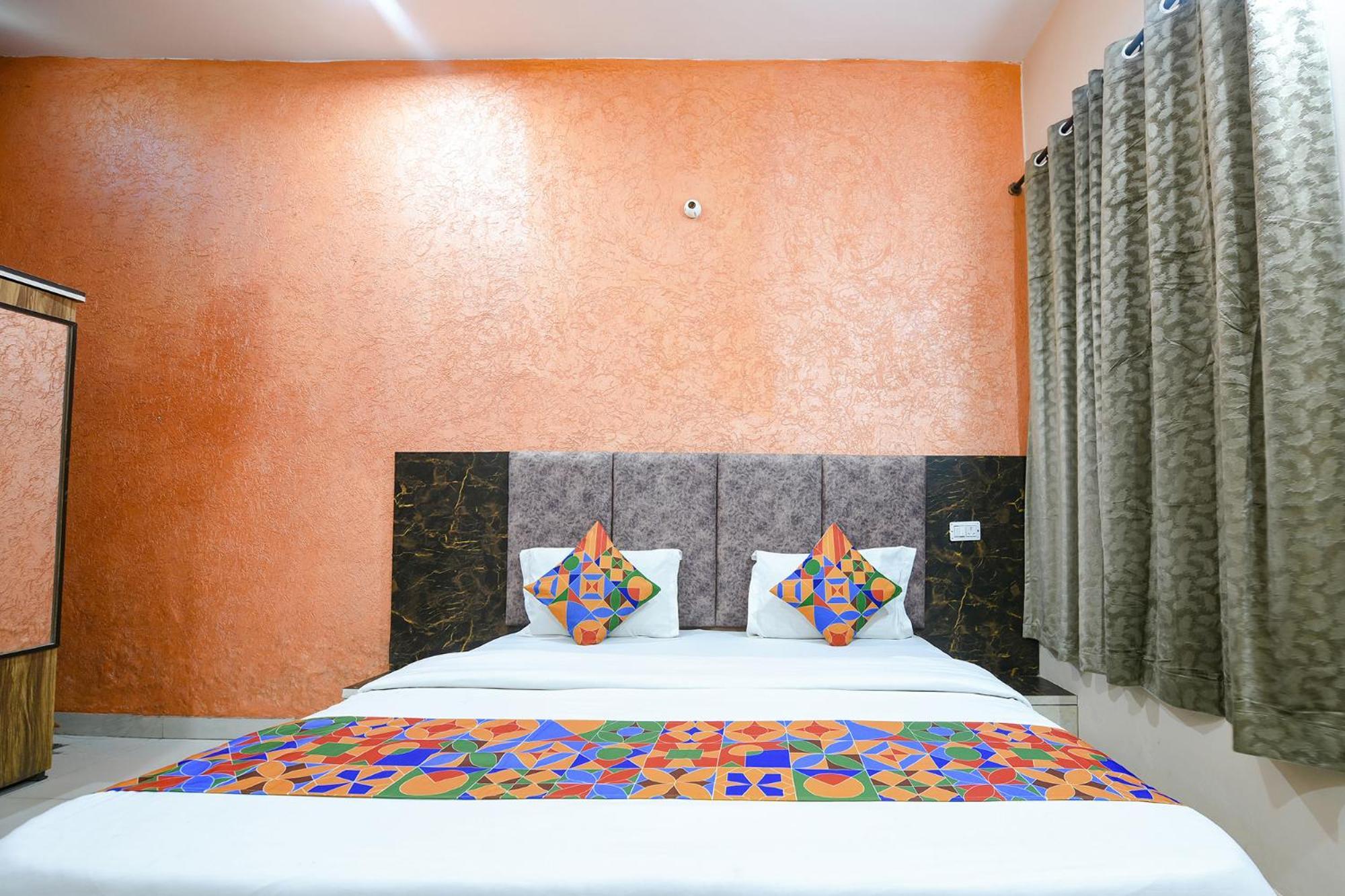 Hotel Fabexpress Galaxy Nayagaon Exterior foto