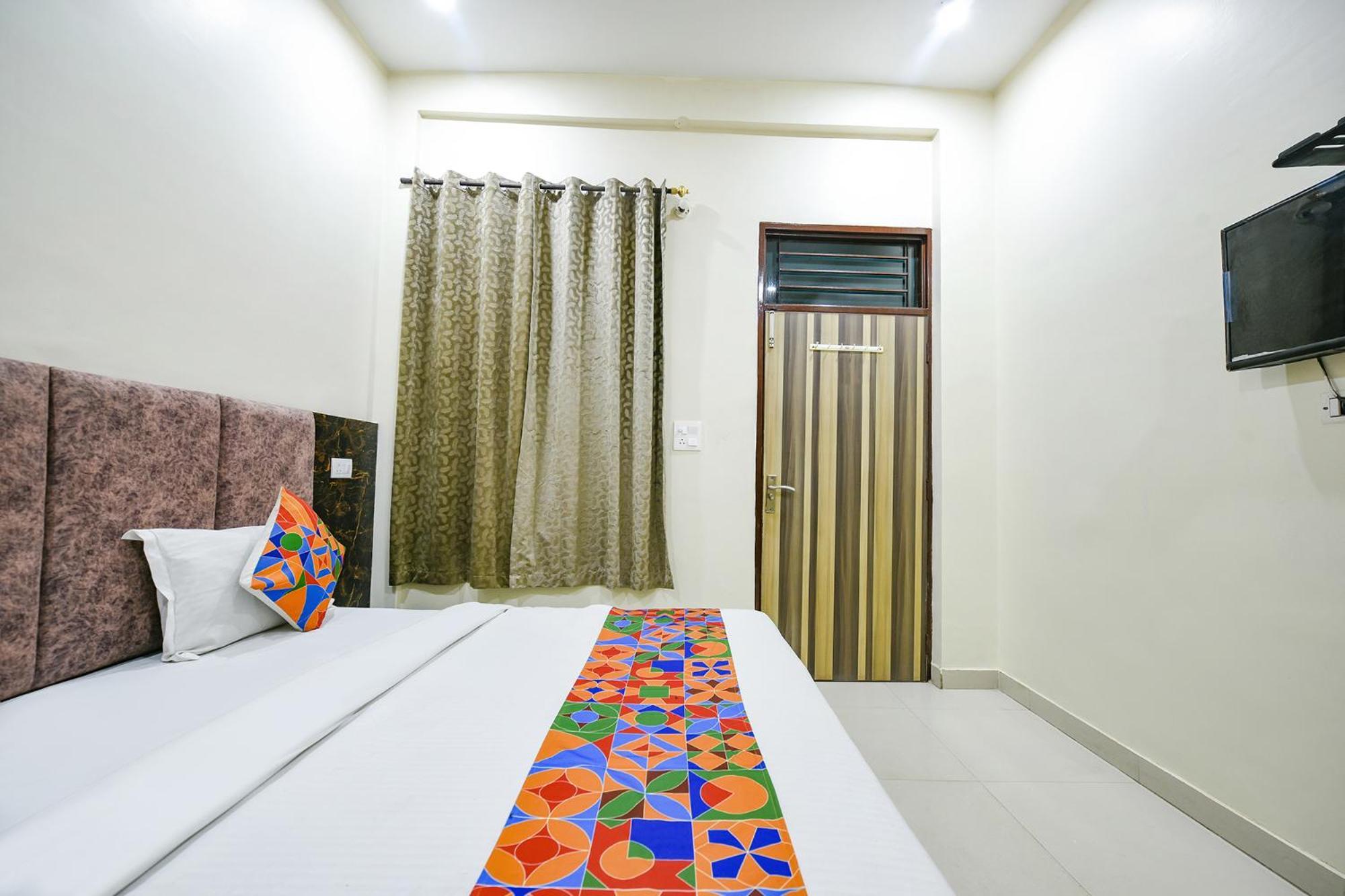 Hotel Fabexpress Galaxy Nayagaon Exterior foto